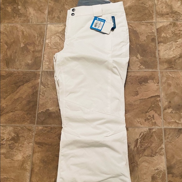 Sold! Women’s Columbia Ski Pants - Picture 3 of 4